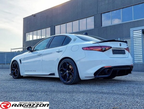 Dokładki na progi CADAMURO CARBON Alfa Romeo Giulia