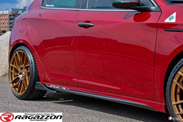 Nakładki progowe side skirts STILE ITALIA CARBON Alfa Romeo Giulietta