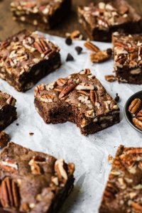 C012 Brownie z orzechami pecan 