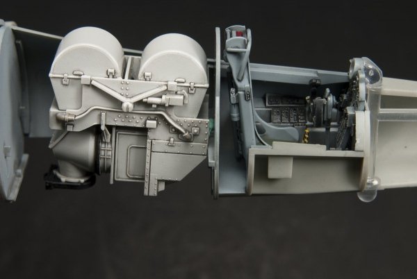 AFV Club AR48114 U-2C Dragon Lady Early/Late Model High-Attitude Reconnaisssance Aircraft 1/48