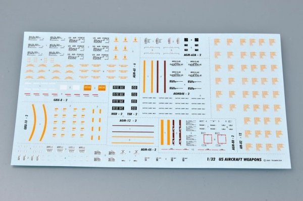Trumpeter 03302 1/32 US aircraft weapon I