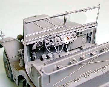 Tamiya 35239 German 18 ton Half-Track FAMO 1/35