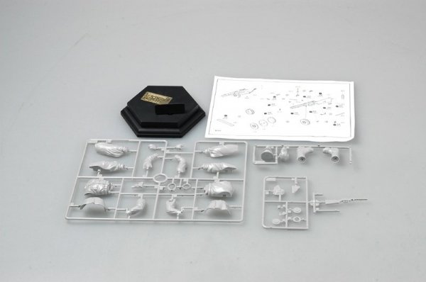 Trumpeter 00703 1/16 WWII Sov. Ofic