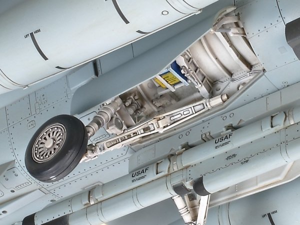 Tamiya 61101 1/48 F-16C [Block 25/32]