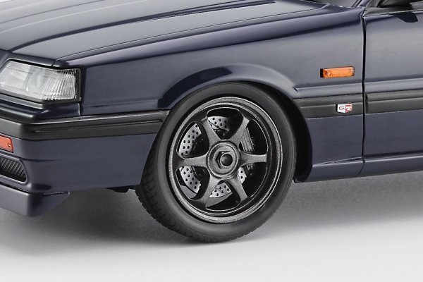 Hasegawa 20575 Nissan Skyline GTS-R (R31) &quot;Custom Version&quot; 1/24