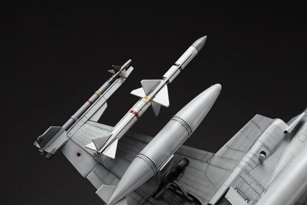 Freedom Model Kits 18002 F-20A Tigershark 1/48
