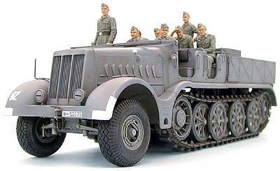 Tamiya 35239 German 18 ton Half-Track FAMO 1/35