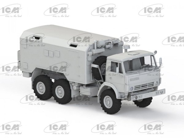 ICM 35002 Soviet Six-Wheel Army Truck with Shelter