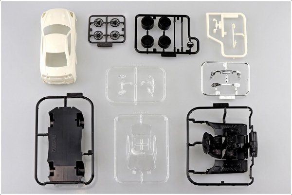 Aoshima 05639-1/32 SNAP KIT#07-B Nissan GT-R ( Brillant White Pearl)