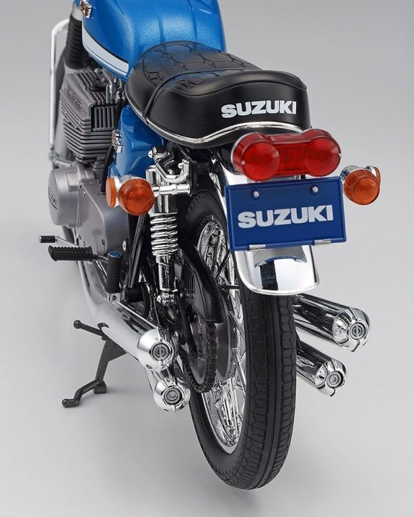 Hasegawa 21505-BK5 Suzuki GT380 1/12