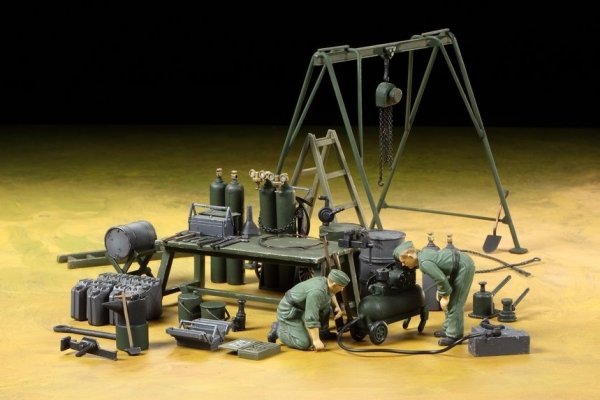 Tamiya 37023 1/35 German Field Team/Eqpt.