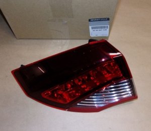 Original Renault Rückleuchte Heckleuchte links Laguna III Limousine 265554712R