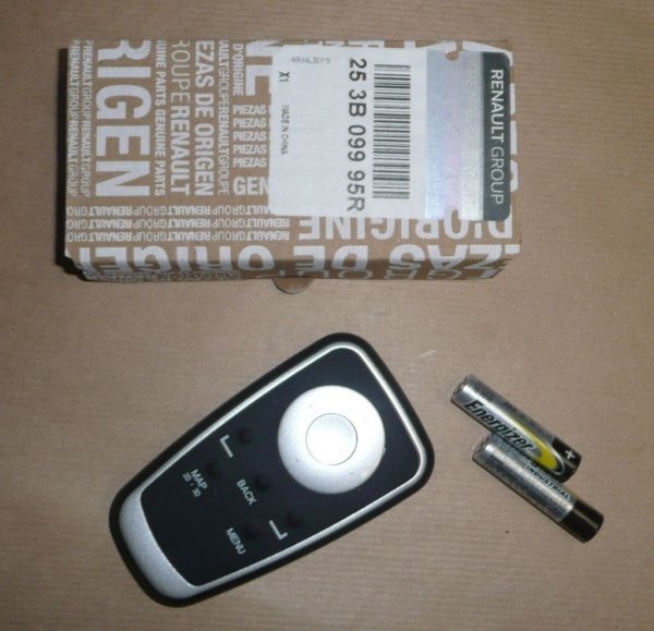 Original  Fernbedienung TomTom Renault Scenic III Koleos  MEGANE 08-/MASTER 10- , 253B09995R