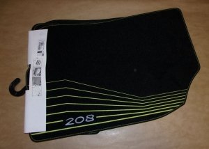 Tapis en velours Peugeot 208  ,  1613457580