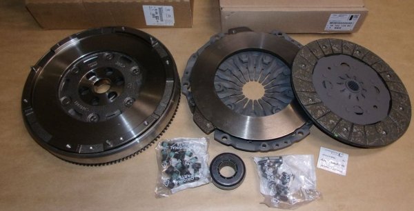 Original  Volant bimasse+embrayage Peugeot 308 II 1.6HDI reconditionné ,  1675875980