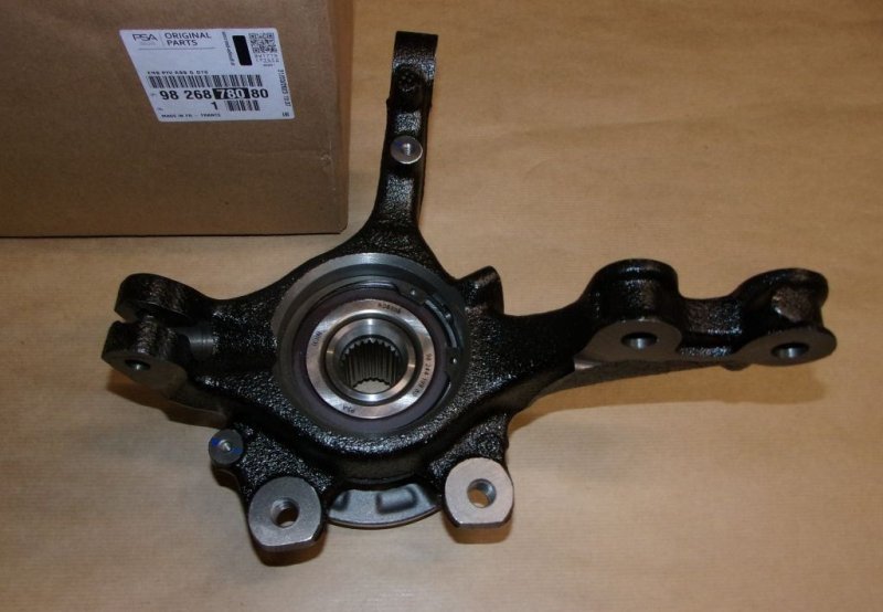 Porte-fusée Peugeot 208 II 1.2 VTI gauche, 9826878080, 9826878080, 