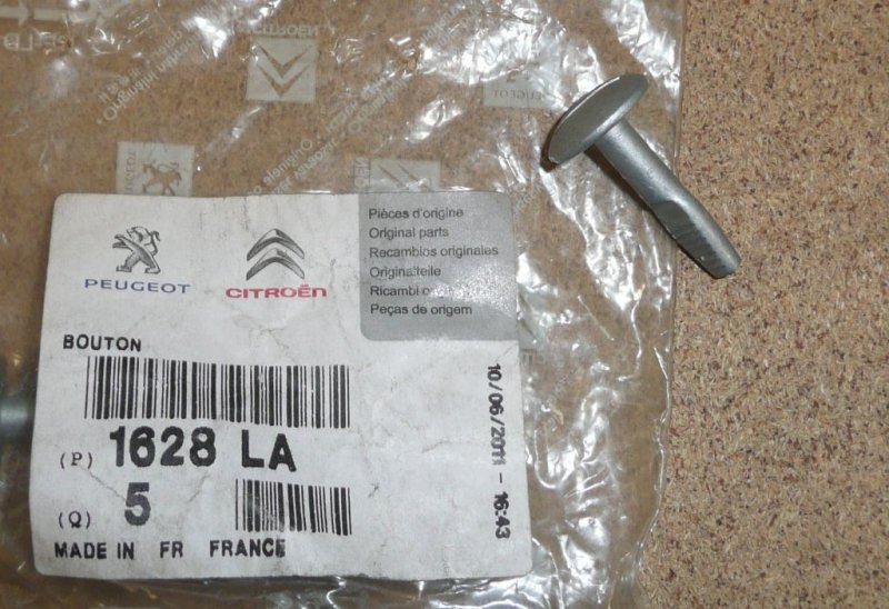 Boulon de pare-chocs Citroën C5 II, Citroën C6, 1628.LA, 1628LA