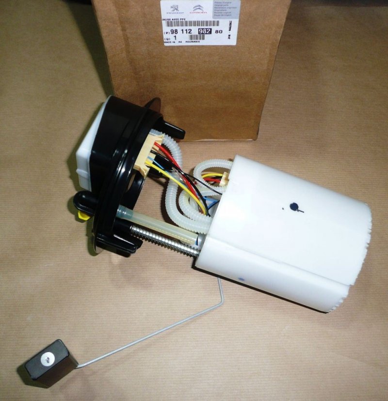 Pompe à carburant complète Peugeot 3008 1.6 HDI 15|}, 9811298280, 9811298280,