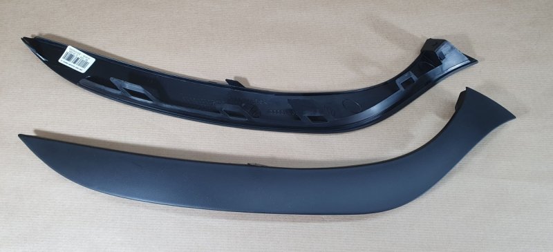 Pièce d’origine  Baguette de pare-chocs pour Renault CLIO IV avant, 260E03800R