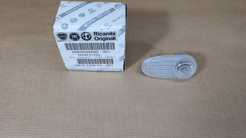 Pièce d’origine  Répétiteur de clignotant pour Alfa Romeo 147 2000|}, 60694592