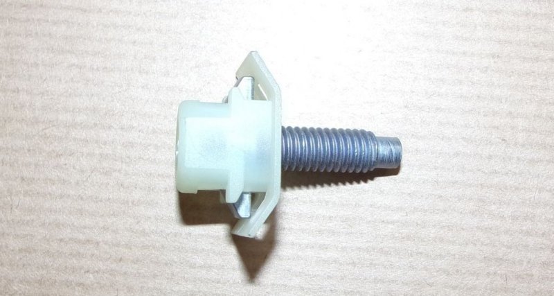 Original  Agrafe de protection du moteur Renault Master II , 7703015109