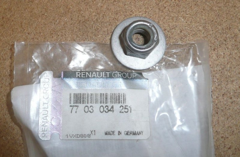 Original  Écrou de fixation du moteur Renault Laguna II , 7703034251