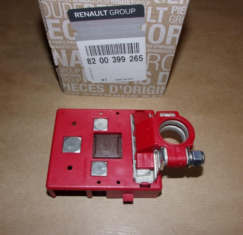 Original  Borne positive Renault Master II , 8200399265