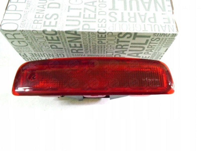 troisième feu stop Dacia Dokker Logan MCV Express , 8200690118