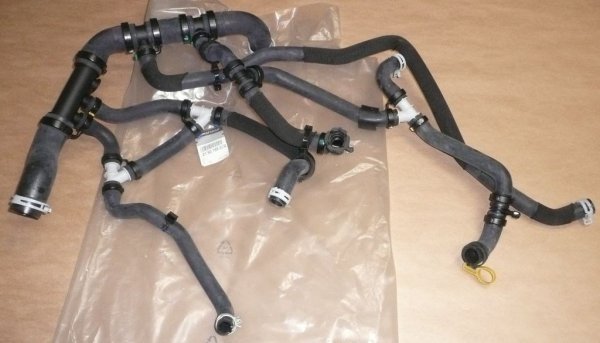 Original Durite de liquide de refroidissement Renault Master III 2.3BT 14- , 215018961R