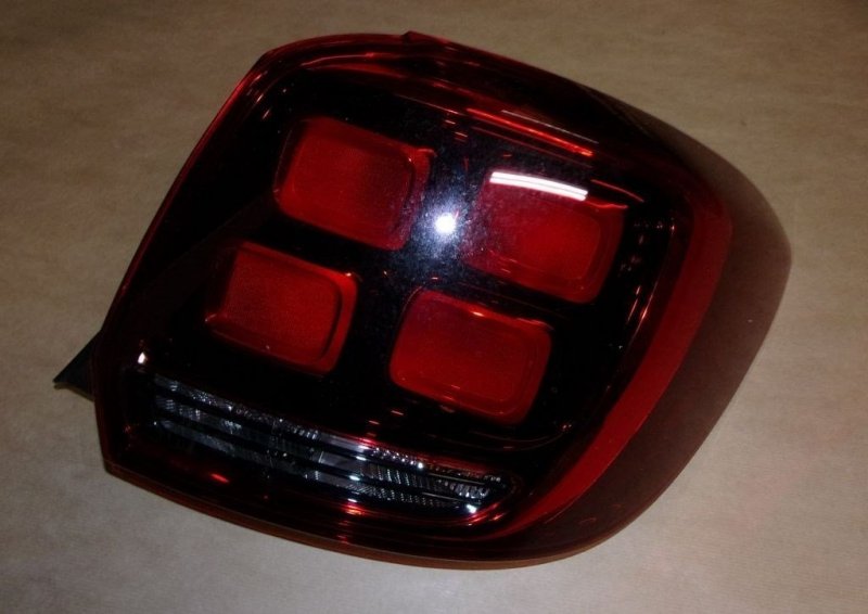 Original Phares Feux Arrière pour Dacia Sandero 2017-2020 Droite ,265506147R