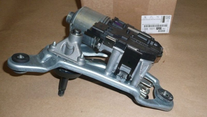 Moteur d'essuie-glace avant gauche PEUGEOT 508 10-18 9816172780, 9816172780 ,Convient à tous les modèles Peugeot 508. L'achat simultané du bras gauche et du bras droit garantit le fonctionnement correct des moteurs d'essuie-glace ,    , 9816172780 , 98