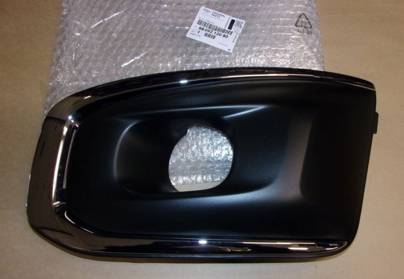 Cadre de phare antibrouillard Peugeot 3008 gauche, 9805212080, 9805212080, 