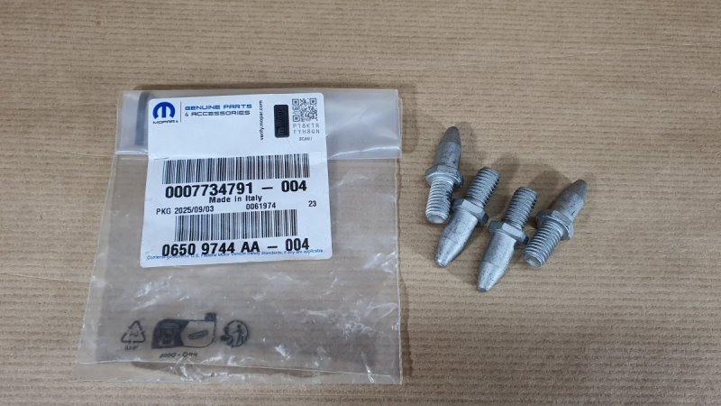 Pièce d’origine –1 pièce  vis de disque de frein FCA, 7734791