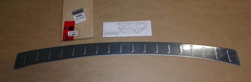 Original  Baguette de coffre Renault Talisman , 8201626490