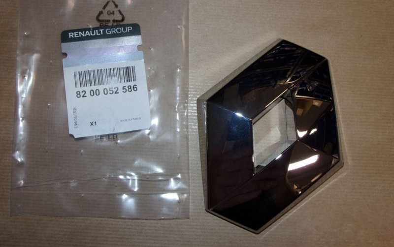 Original  Emblème Renault Espace IV , 8200052586