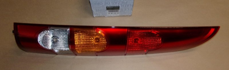 Original  Feu arrière Renault Kangoo droit , 8200150621