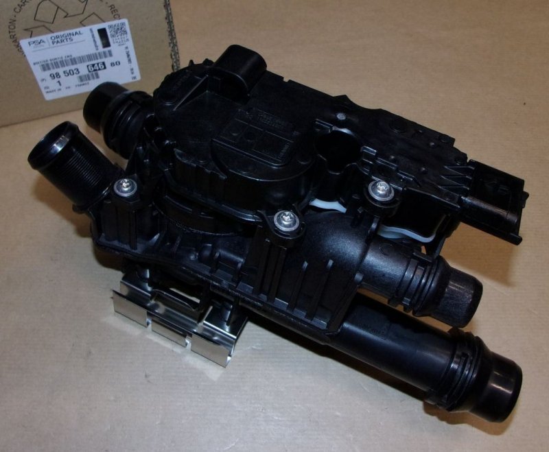 Boîtier de thermostat Citroën C3, C4, Peugeot 208, 301, 308, 9850364680, 9850364680, 