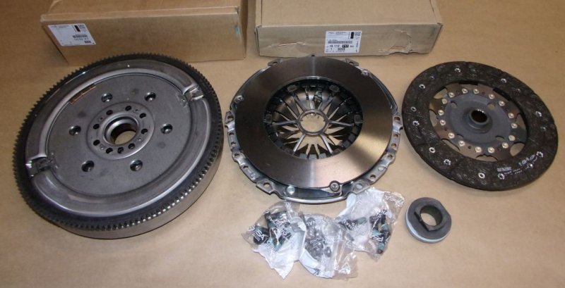 Volant bimasse+embrayage Citroën C4 2.0 HDI Citroën C4 Picasso, Citroën C5 (X7), Citroën C8, Citroën Jumpy 3, Peugeot 307, Peugeot 308, Peugeot 407, Peugeot 508, Peugeot 607, Peugeot Expert 3  ,  1628938980