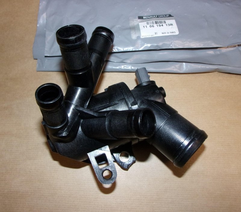 Boîtier de thermostat Renault Megane III 1.2TCE, 110619413R, 