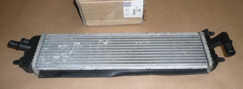 Radiateur d'air Citroën DS5 Peugeot 3008 2.0 HDI, 1330.Z1, 1330Z1