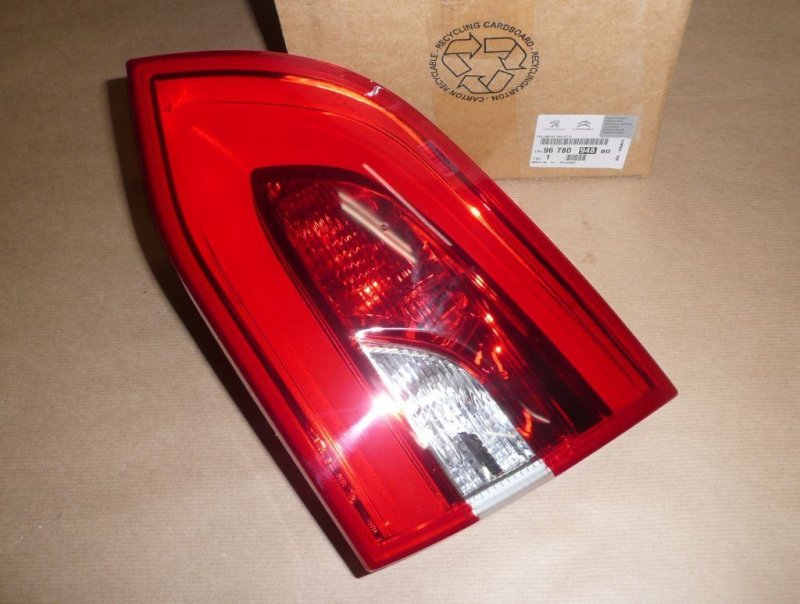 Feu arrière Peugeot 308 droit, 9678094880, 9678094880, 