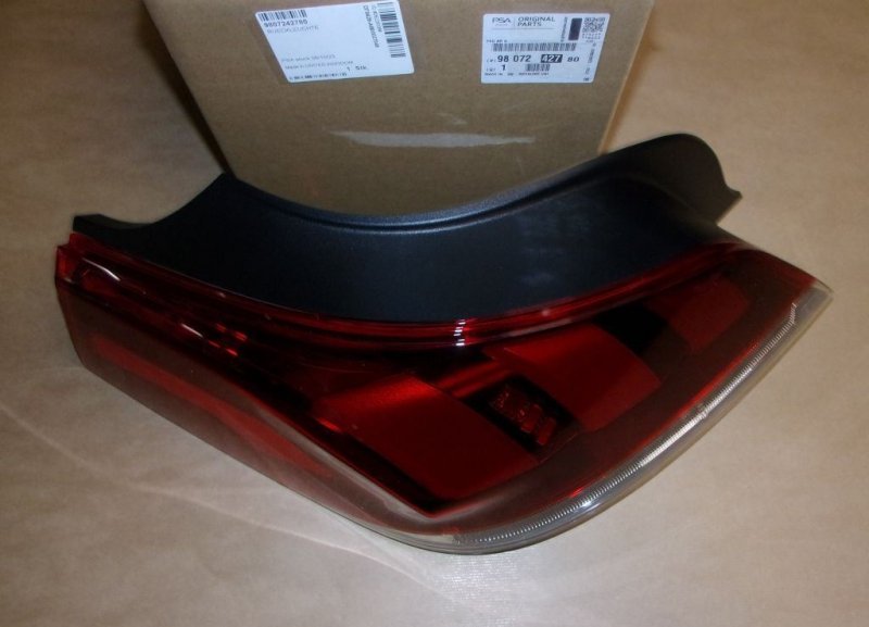 Feu arrière Peugeot 508 gauche, 9807242780, 9807242780, 