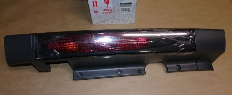 Original  Feu arrière Renault Trafic II hayon supérieur gauche , 8200336828