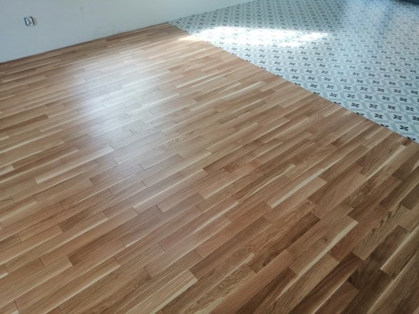 Parkiet dąb dwuwarstwowy  lakierowany standart 10x70x350mm