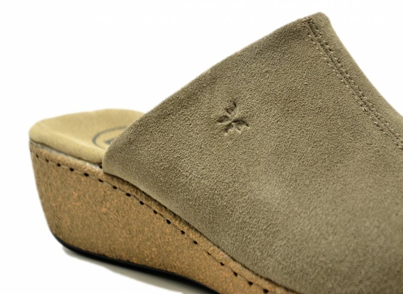 Klapki skóra 37 taupe FILIPPO 7567 skórzane na koturnie zamsz
