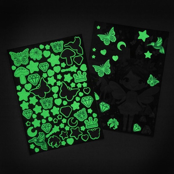 ŚWIECĄCA W CIEMNOŚCI WYDRAPYWANKA Z KOLOROWANKĄ MAGIC KIDEA KSIĘŻNICZKI