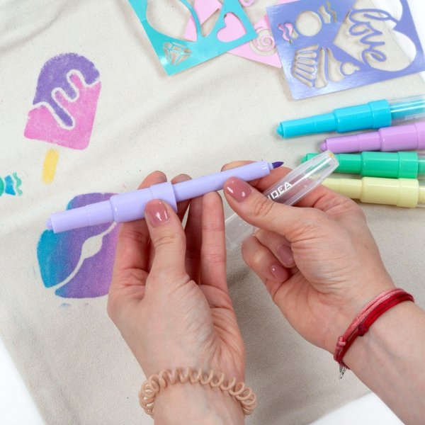 Markery do Tkanin 5 kolorów w Sprayu z Szablonami SWEET LOVE Kidea Flamastry Pisaki [MTSSSW5KA]