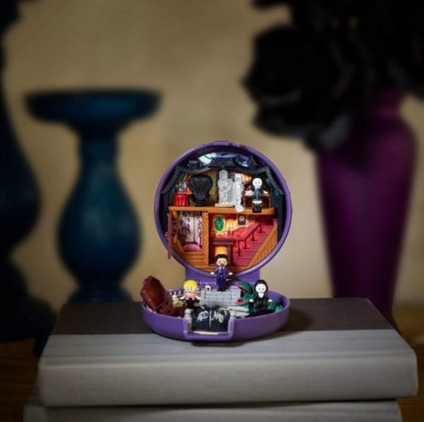 Mattel Zestaw kolekcjonerski Polly Pocket Rodzina Adamsów