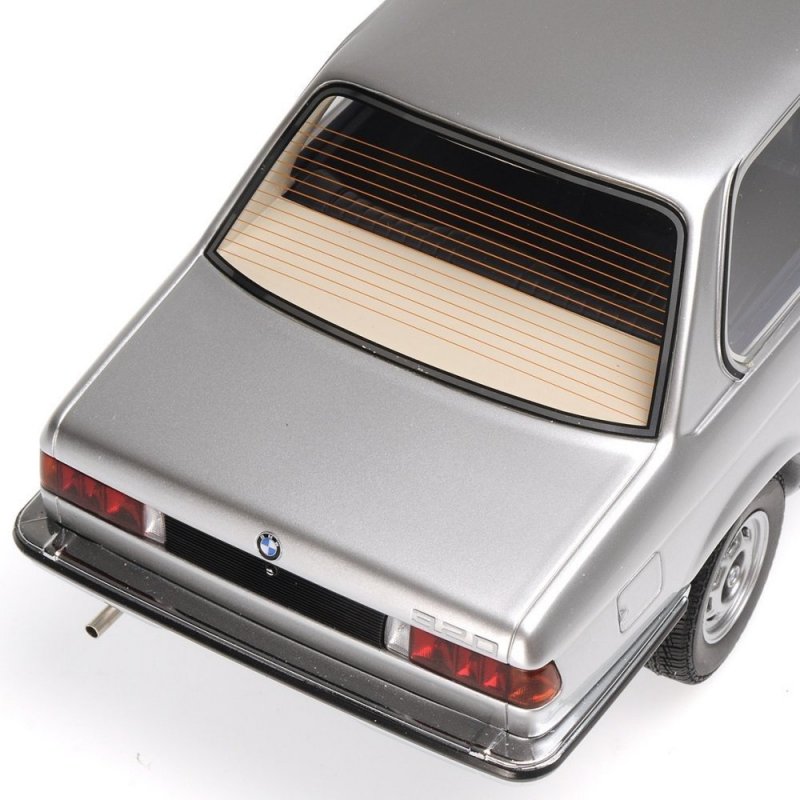MINICHAMPS BMW 320 (E21) 1978 (SILVER) SKALA 1:18