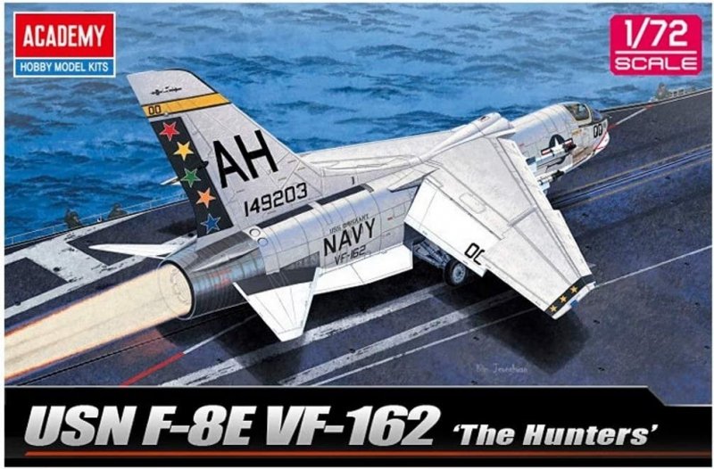 ACADEMY F-8E VF-162 THE HUNTER 12521 SKALA 1:72